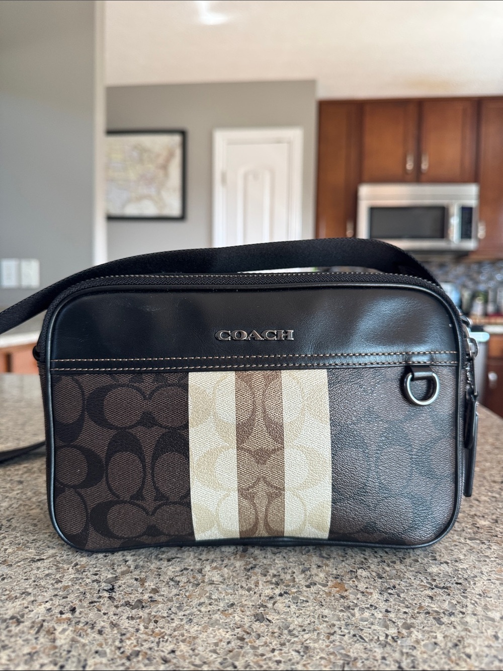😎Coach C9965 😎Men's Signature Stripe Messenger Bag in Brown and Cream like new😎